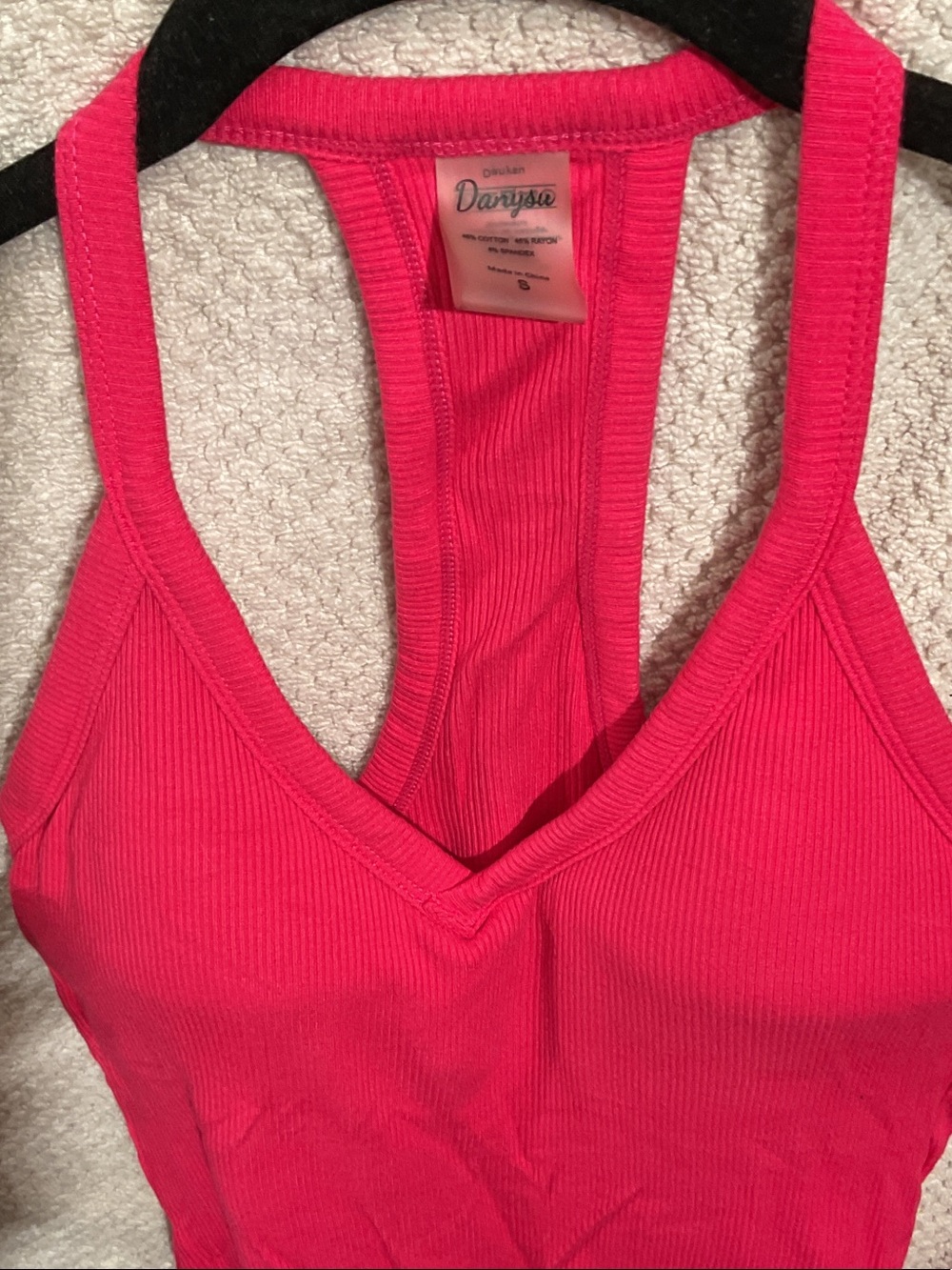 Two Ribbed V-Neck Tank Top - Picture 5 of 7